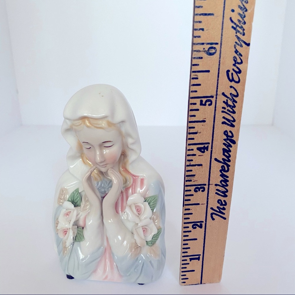 Mary Figurine - Picture 7 of 9